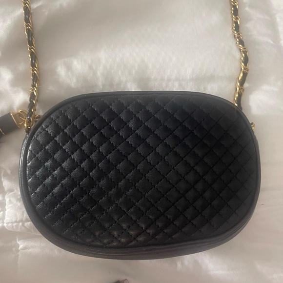 Talbots quilted leather crossbody purse with a gold chain strap. - Picture 4 of 8